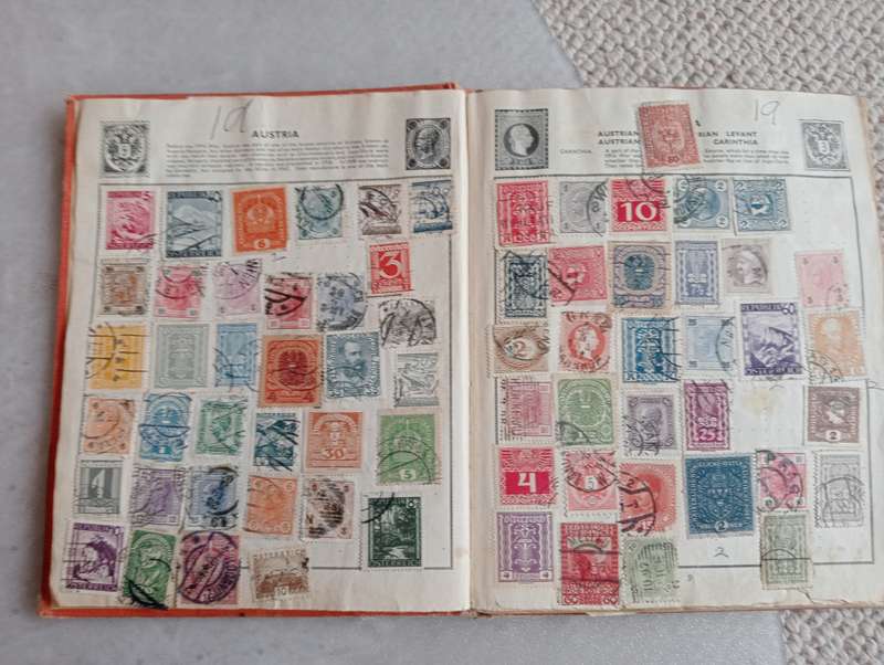 MANY BOOKLETS FULL OF RSA AND A NICE ALBUM WORLD STAMPS-SEE BELOW NOT NEARLY ALL SHOWN