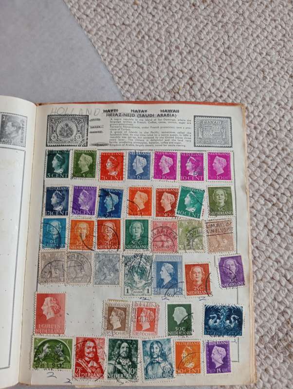 MANY BOOKLETS FULL OF RSA AND A NICE ALBUM WORLD STAMPS-SEE BELOW NOT NEARLY ALL SHOWN