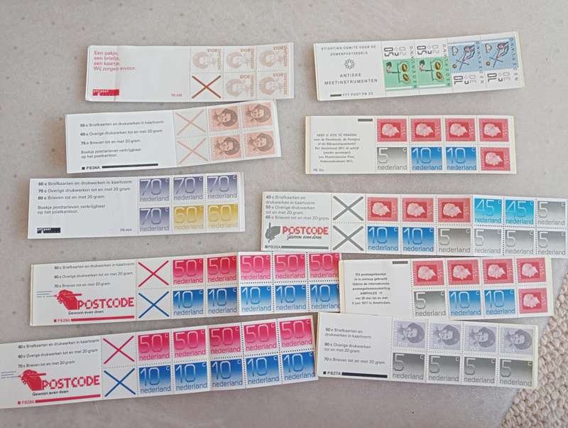 10 INTACT NETHERLANDS BOOKLETS-HIGH CAT VALUE !!!