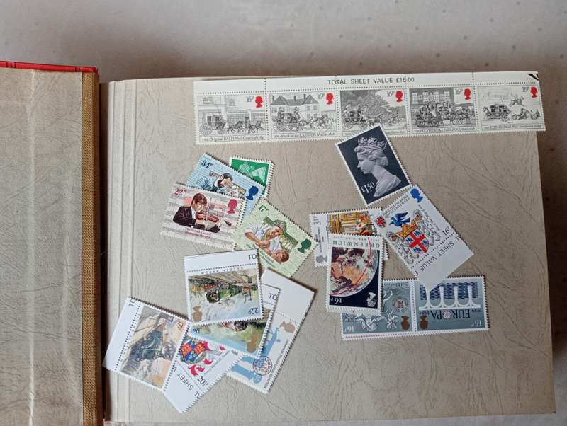 BEAUTIFUL 179 PAGE STANLEY GIBBONS ALBUM COMPLETE FOR MOST OF QEII WITH SOME PHOSPHORS-MUST VIEW