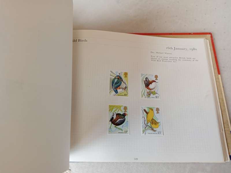 BEAUTIFUL 179 PAGE STANLEY GIBBONS ALBUM COMPLETE FOR MOST OF QEII WITH SOME PHOSPHORS-MUST VIEW