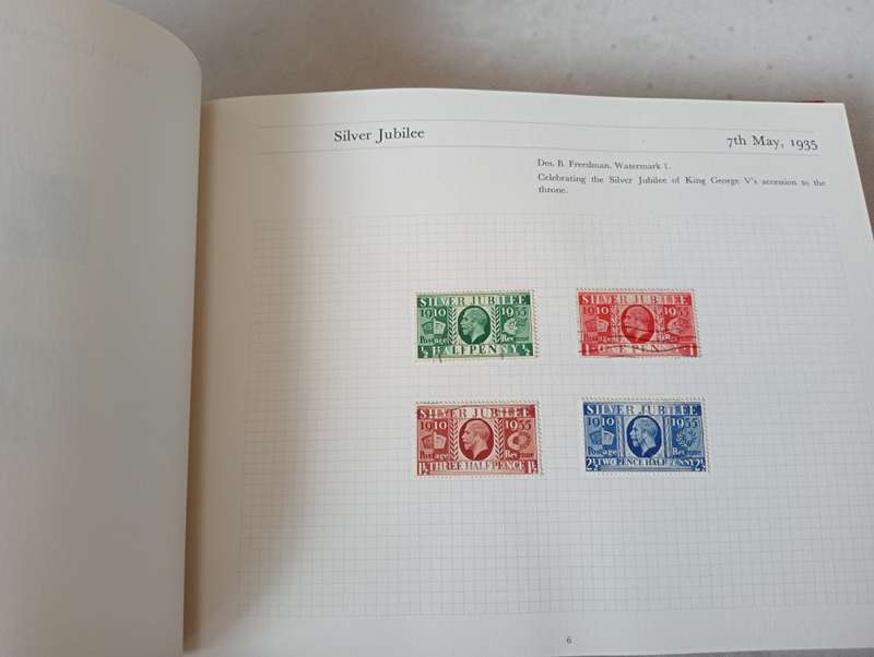 BEAUTIFUL 179 PAGE STANLEY GIBBONS ALBUM COMPLETE FOR MOST OF QEII WITH SOME PHOSPHORS-MUST VIEW