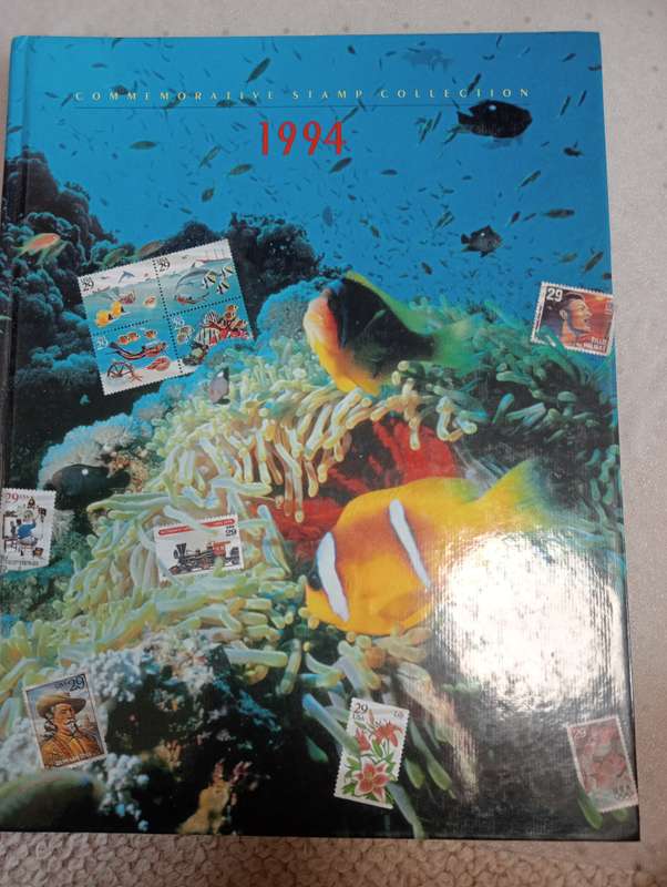 USA-1994 YEAR BOOK WITH MOST ISSUES INCLUDED-FULL SHEETS INCLUDED WHICH ARE SCARCE