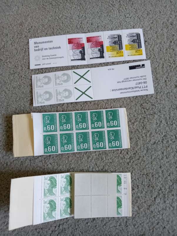SCARCE LOT OF MODERN BOOKLETS ALL INTACT !! BUY NOW GETS A  FREE BOOKLET