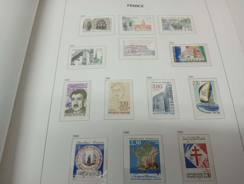 FRANCE-POST OFFICE FRESH 99% COMPLETE 1989-1991 ALL ON PRE-PRINTED PAGES   350 POUNDS   PLUS PLUS