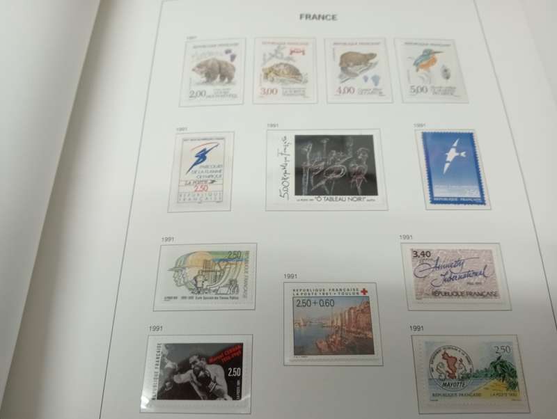 FRANCE-POST OFFICE FRESH 99% COMPLETE 1989-1991 ALL ON PRE-PRINTED PAGES   350 POUNDS   PLUS PLUS