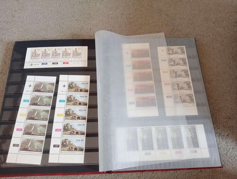 GOOD CONDITION STOCK BOOKS BONANZA TODAY-MUST SEE CONTENTS BELOW !!! SEE OTHER LOTS
