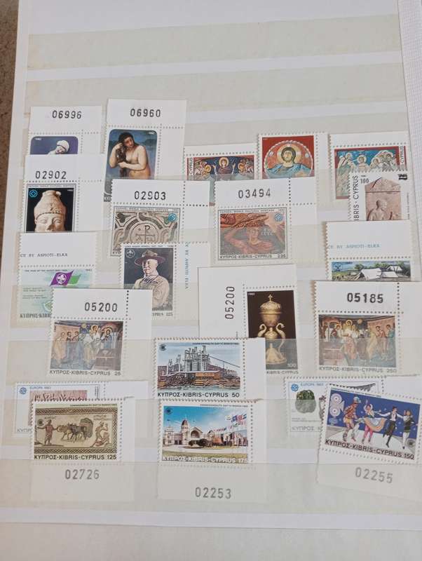 GOOD CONDITION STOCK BOOKS BONANZA TODAY-MUST SEE CONTENTS BELOW !!! SEE OTHER LOTS