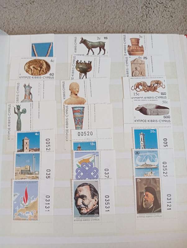 GOOD CONDITION STOCK BOOKS BONANZA TODAY-MUST SEE CONTENTS BELOW !!! SEE OTHER LOTS