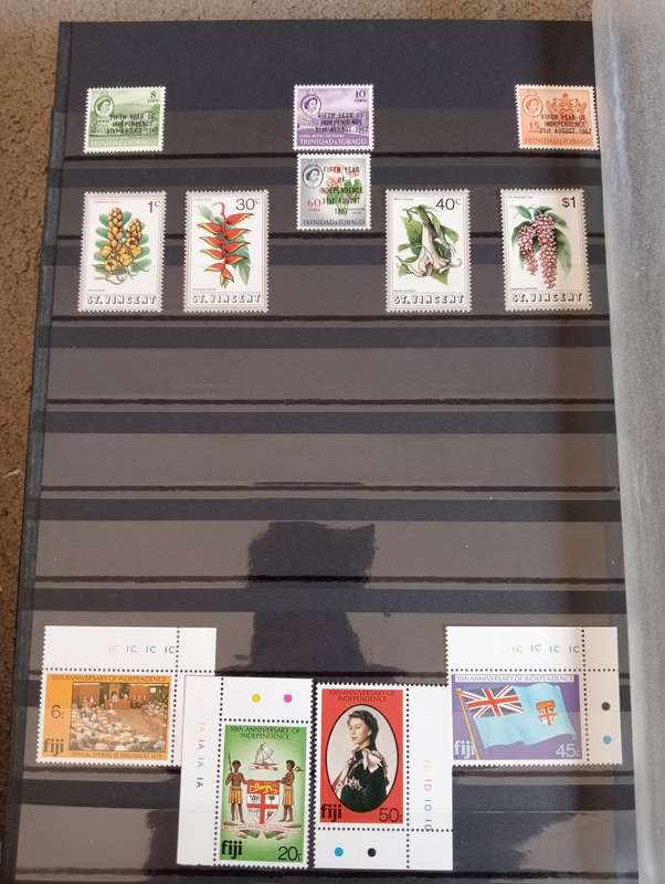 GOOD CONDITION STOCK BOOKS BONANZA TODAY-MUST SEE CONTENTS BELOW !!! SEE OTHER LOTS