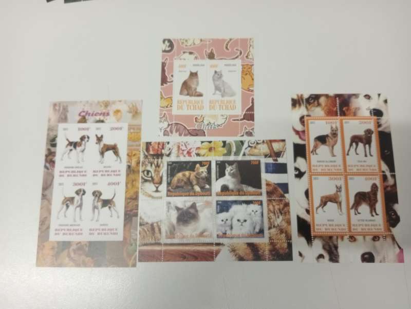 LOVELY THEMATIC MINI SHEETS ALL UMM CATS,DOGS PLANES TRAINS ETC