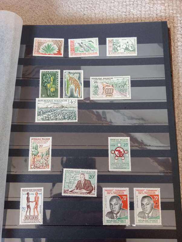 HUGE CLEAN STOCK BOOK Many BIRDS SETS !!!British Africa,Zim and much more-must see all below