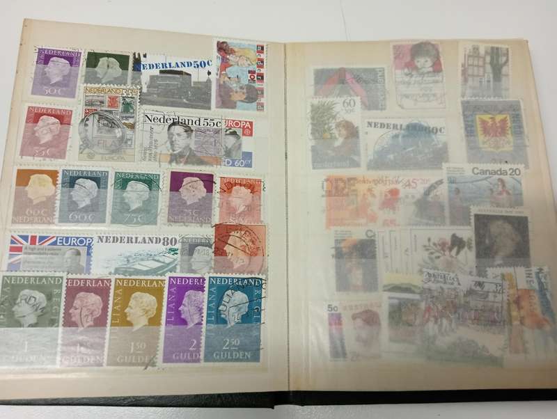 LOVELY CLEAN little stock book for gem collecting-full of useful items