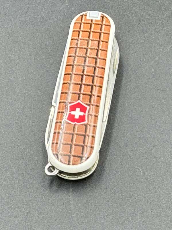 Victorinox Classic SD Swiis Chocolate