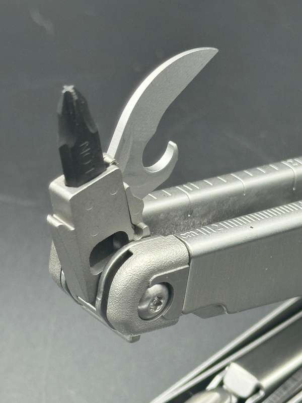 Leatherman Surge