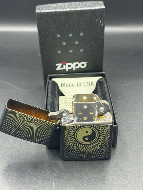 Zippo Linen Ying Yang