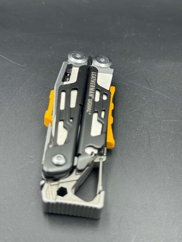 Leatherman Signal