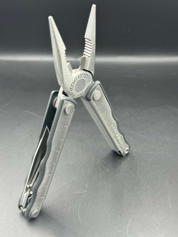 Leatherman Kick