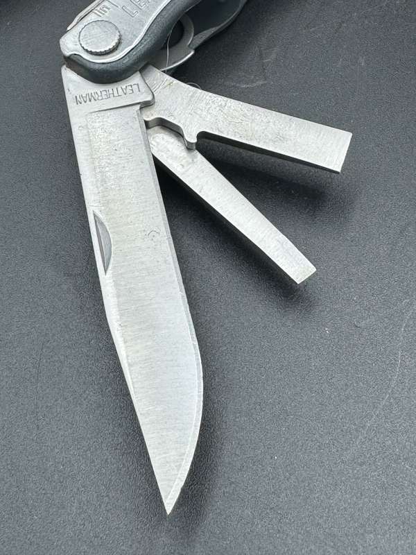 Leatherman Kick