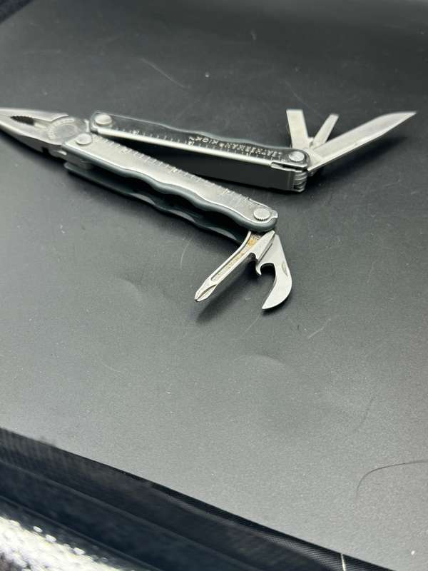 Leatherman Kick
