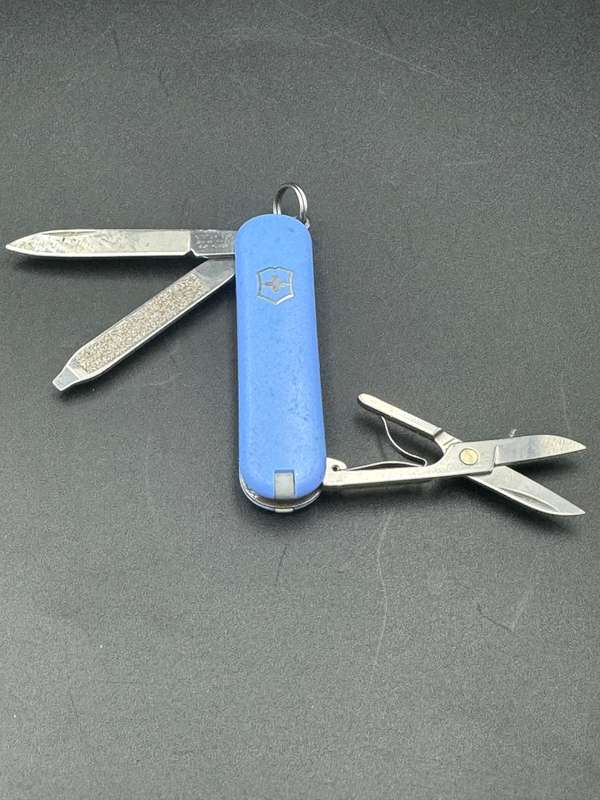 Victorinox Classic Trans Blue