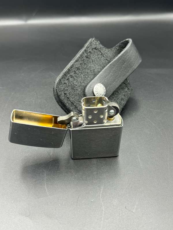 Zippo Brushed Chrome - BRAND NEW