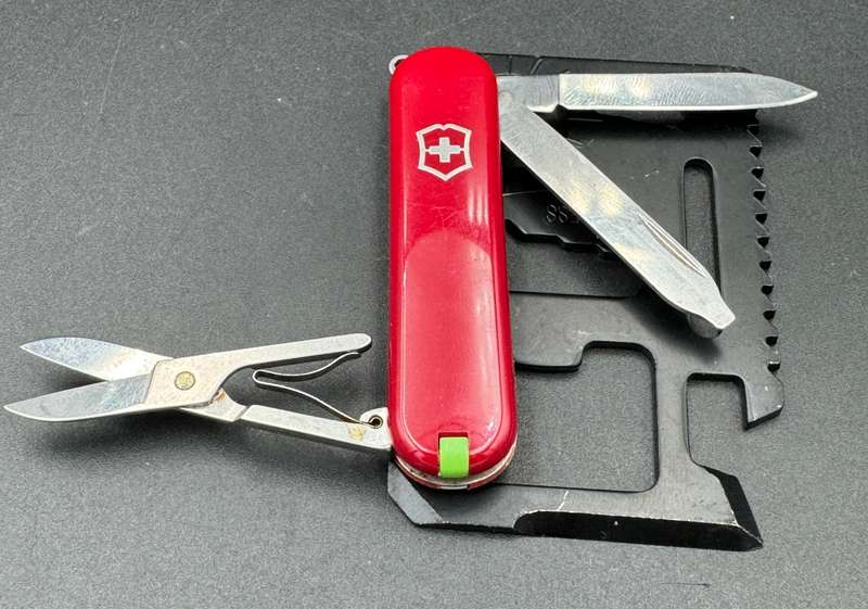 Victorinox Classic Colours Red 58mm