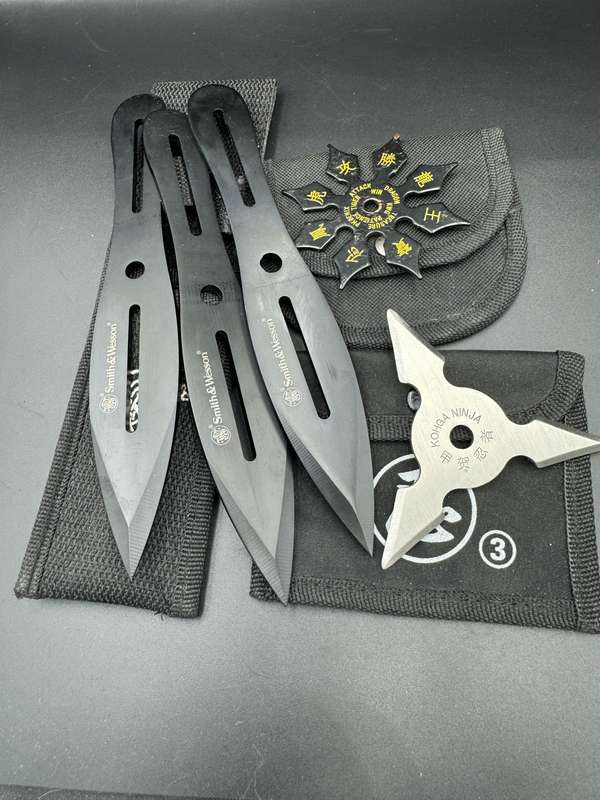 Smith and Wesson Throwing Knives