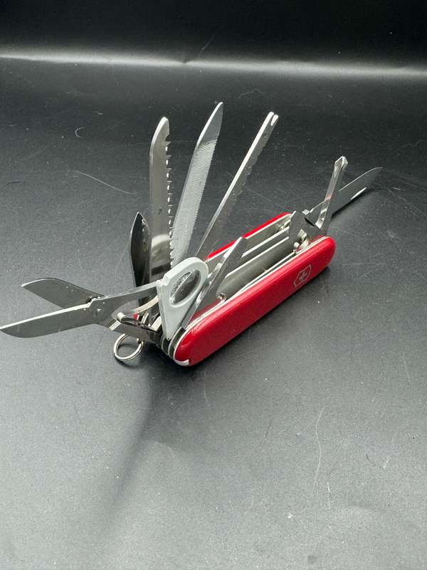 Victorinox Champion