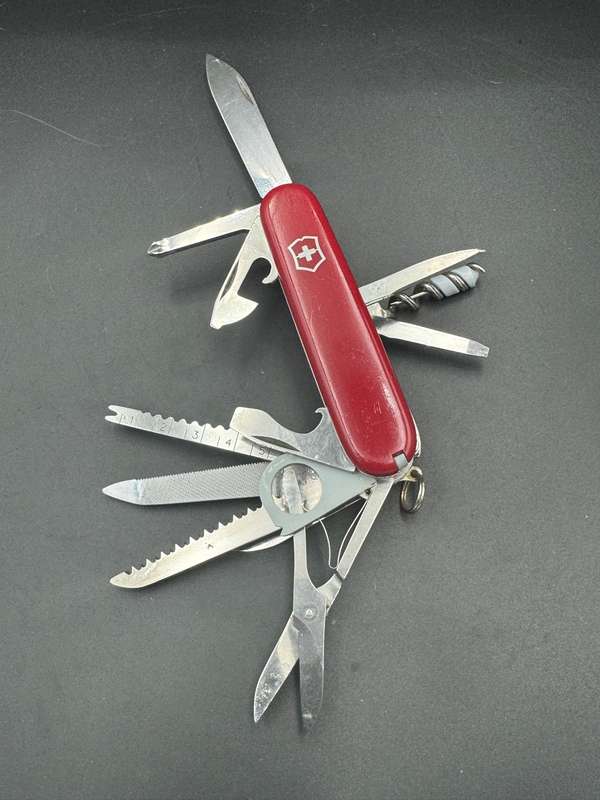 Victorinox Champion