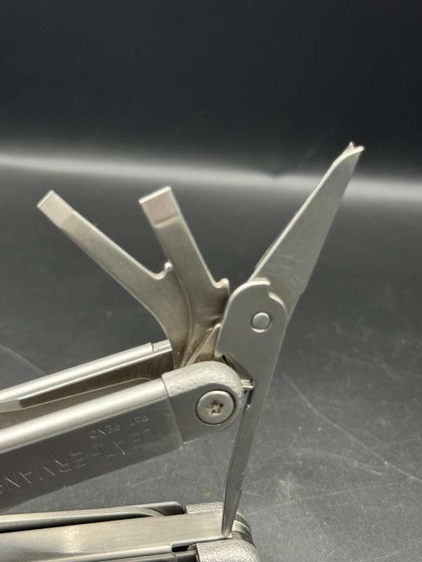 Leatherman Wave 1st Gen (0101 Date Stamp)