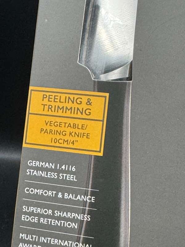 Robert Welch Signature Bread Knife 22cm + PAring Knife