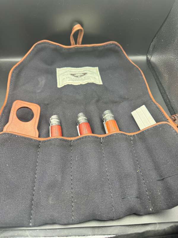 Mellville and Moon Knife Roll  Filleting