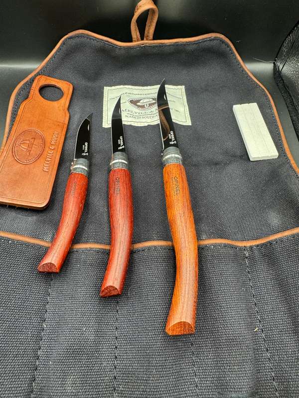 Mellville and Moon Knife Roll  Filleting