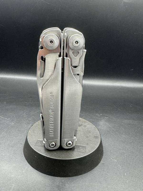 Leatherman Surge