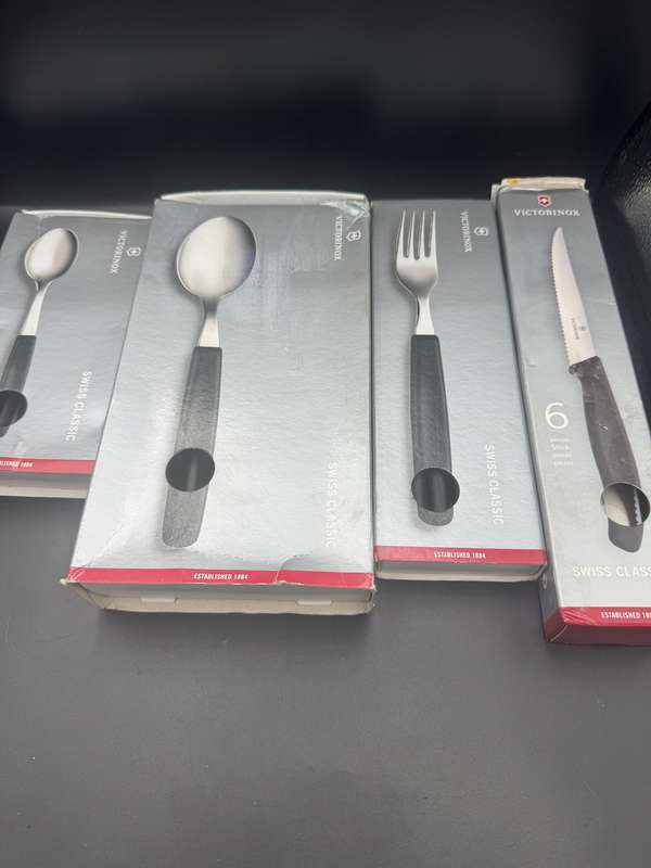 Victorinox 24 Piece Set