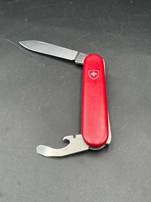 Victorinox Old Cross Trio