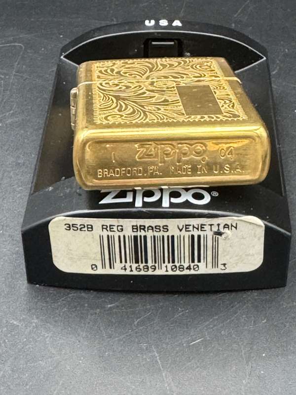ZIppo VenetianÂ® 352B
