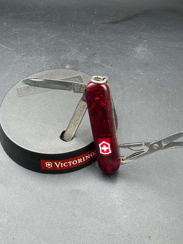 Victorinox Signature Lite
