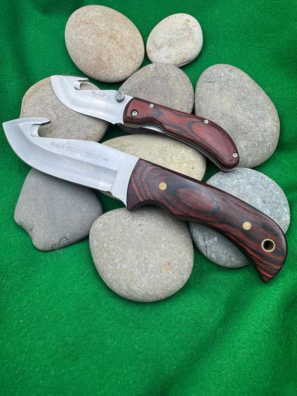 MUELA KNIVES SPAIN. BISONTE 11R KNIFE. + Folding Gut HOOK