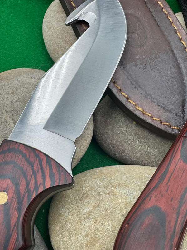 MUELA KNIVES SPAIN. BISONTE 11R KNIFE. + Folding Gut HOOK