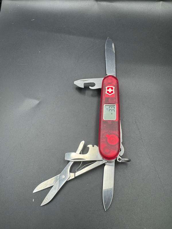Victorinox Taveller ( Altimeter + Thermometer )