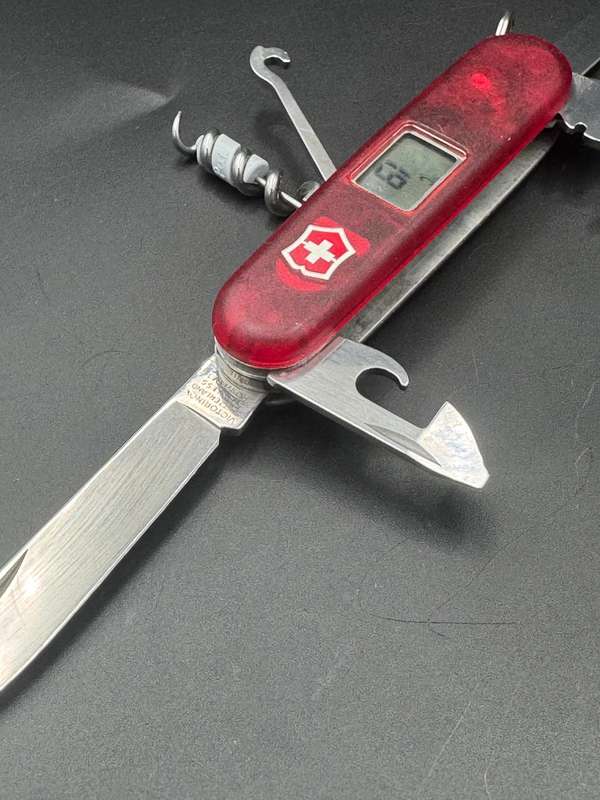 Victorinox Taveller ( Altimeter + Thermometer )