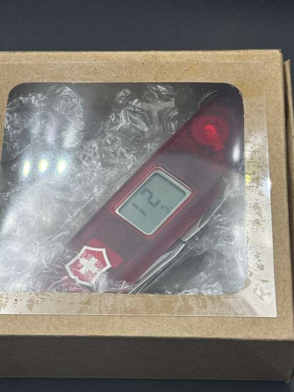 Victorinox Taveller ( Altimeter + Thermometer )
