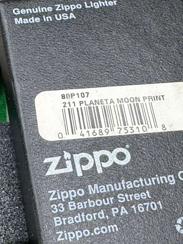 Zippo Planeta Moon Print