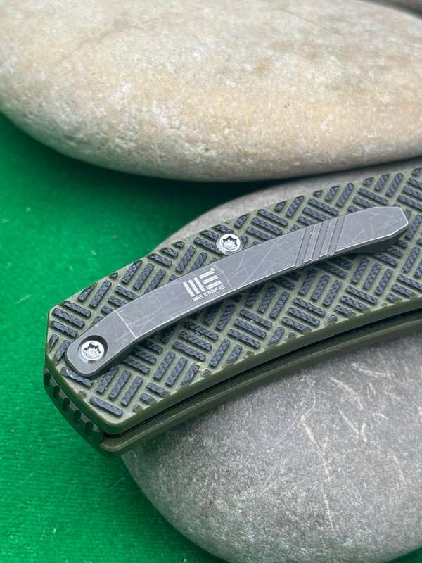 We Knife 711B Green/Black G10 Handle Black Stonewash/Satin Blade Knife