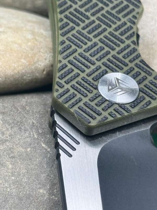 We Knife 711B Green/Black G10 Handle Black Stonewash/Satin Blade Knife