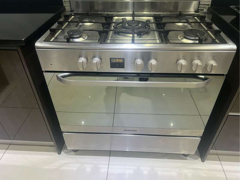 Samsung 90cm Gas Stove