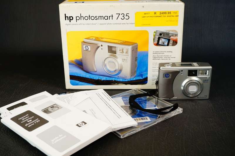 HP Photosmart 735 3.2MP Compact Digital Camera uses AA batteries **Good Condition**