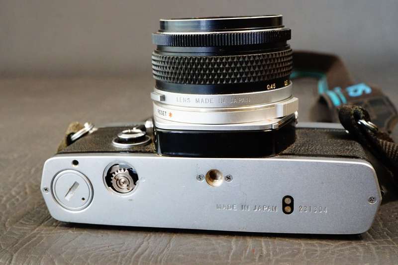 Olympus OM2 35mm SLR Camera with Olympus Zuiko 50mm F1.8 Lens  **Great Condition**